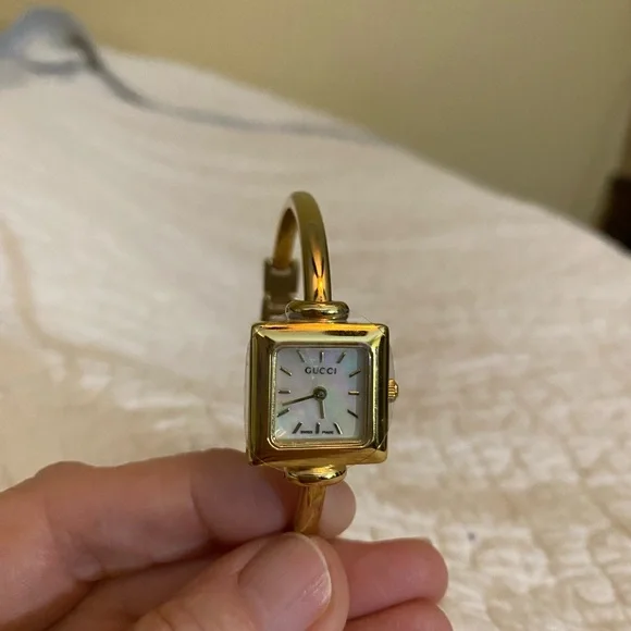 Gold Bangle Women's Watch 1900l MOP face - Picture 8 of 8